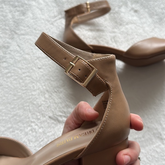 Dream Pairs Tan/Nude Chunkle 2" Block Heels w/ Ankle Strap Size 8.5 - Picture 11 of 16